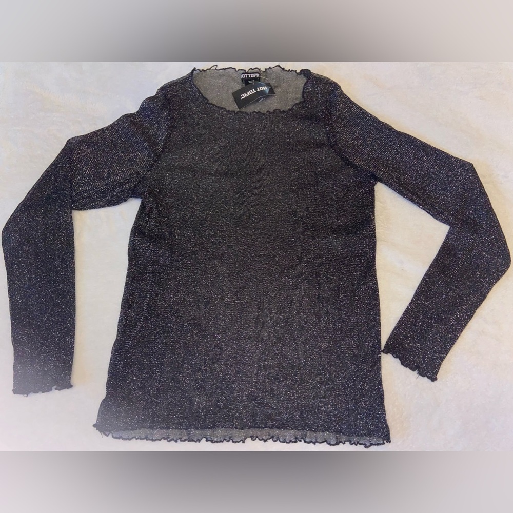 Hot Topic Long Sleeve Top
